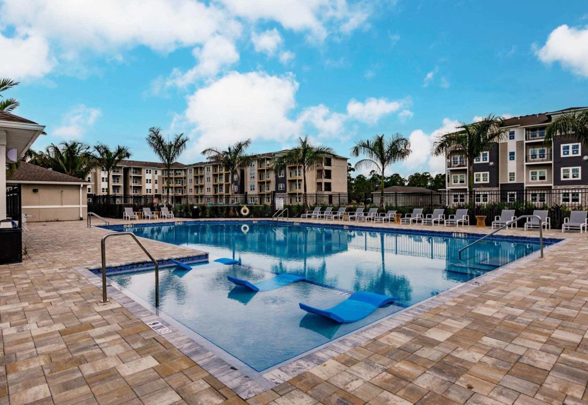 The Vantage Apartments By Barsala Cape Coral Kültér fotó